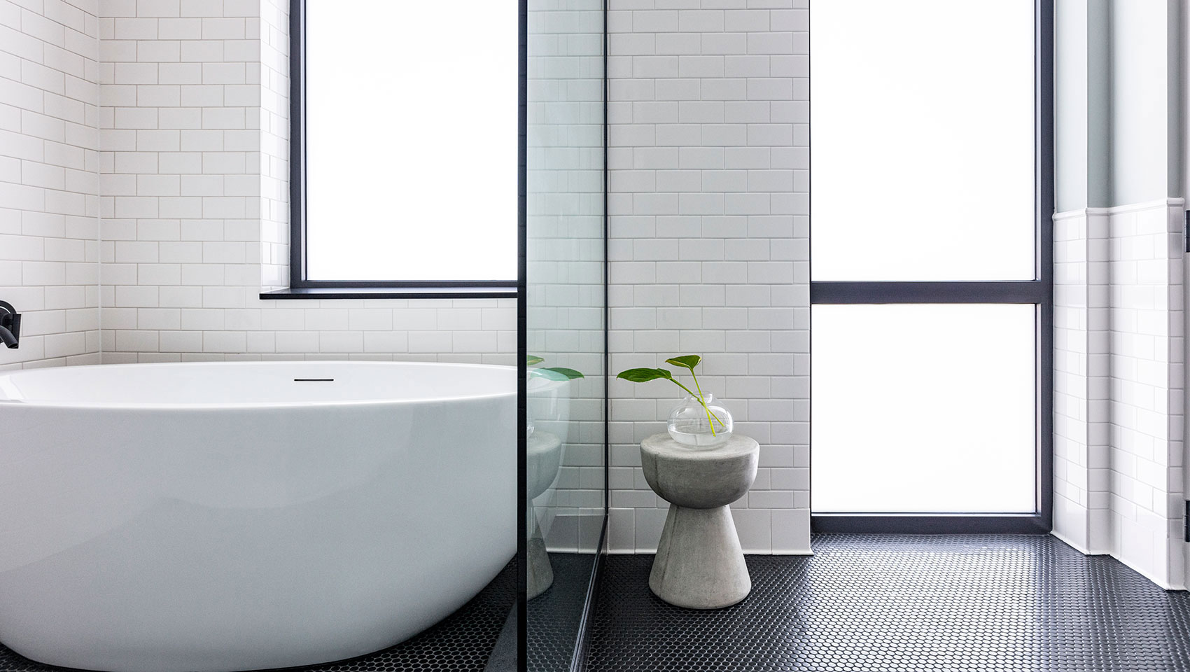 guestroom bathroom with tub